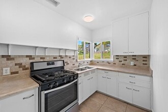 108 Avenida Dolores in San Clemente, CA - Building Photo - Building Photo