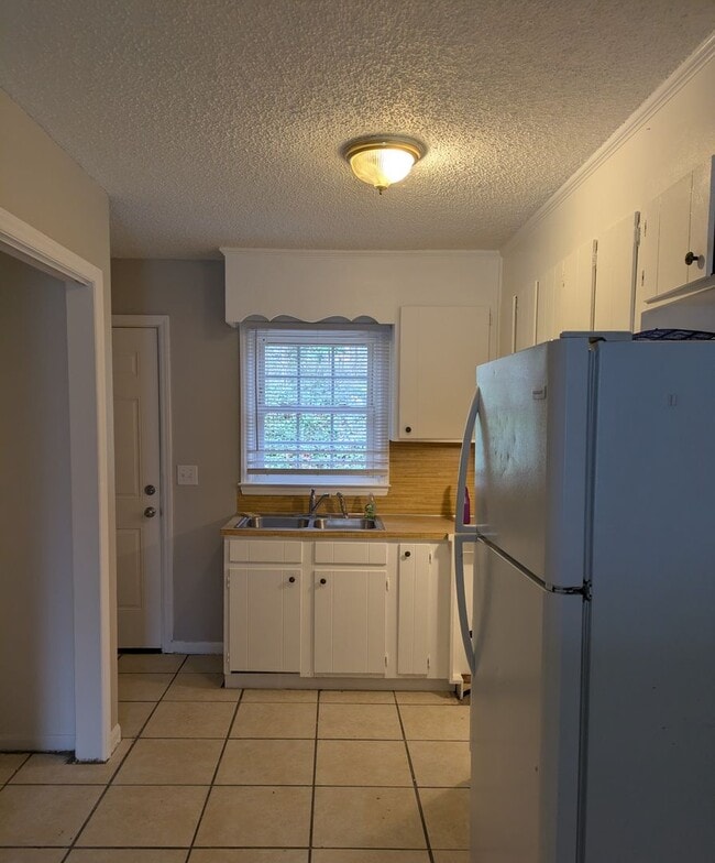 211 8th Ave Dr SE in Hickory, NC - Building Photo - Building Photo