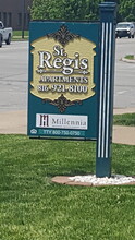 St. Regis Apartments in Kansas City, MO - Foto de edificio - Building Photo