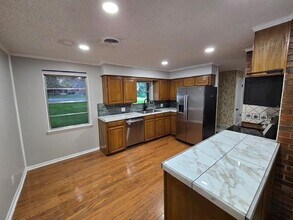 106 Jefferson Ave in Desoto, TX - Building Photo - Building Photo