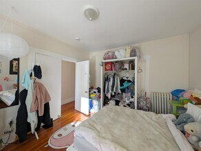 300 Boston Ave, Unit 2 in Medford, MA - Building Photo - Building Photo