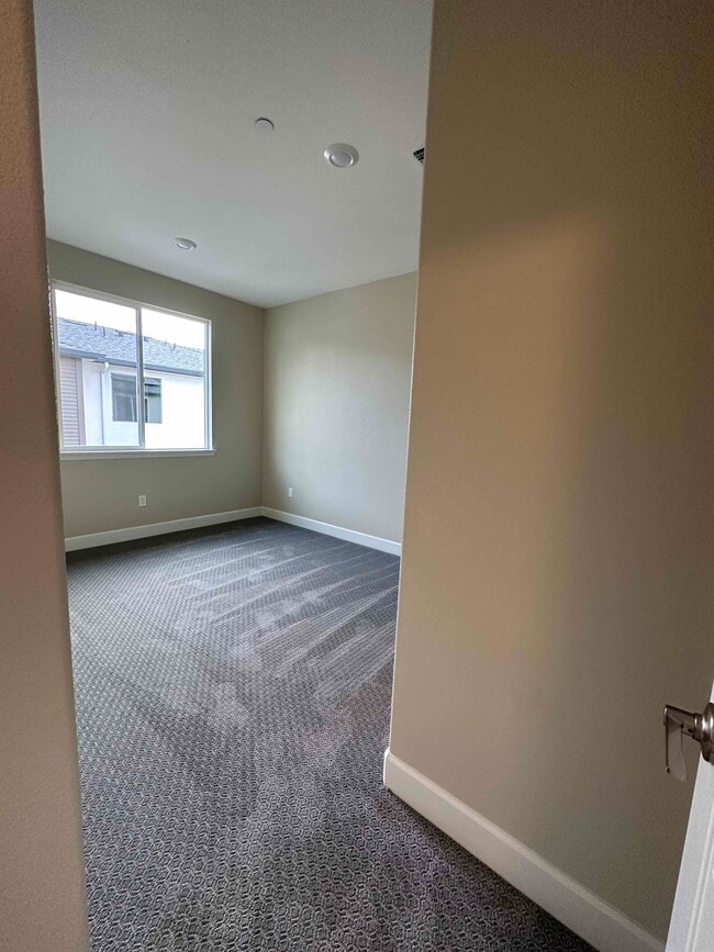 415 Industrial Pky, Unit 1