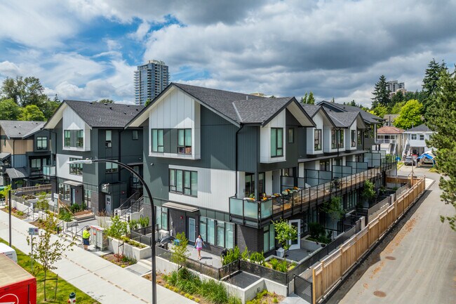 Element 2 in Burnaby, BC - Building Photo - Building Photo