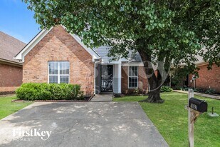 7602 Iris Dr in Southaven, MS - Building Photo