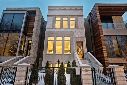 2435 N Greenview Ave in Chicago, IL - Foto de edificio