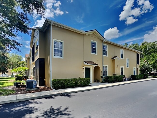 property at 2001 Crestdale Ln