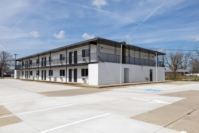 Harmony Square Apartments in Lorain, OH - Building Photo - Building Photo