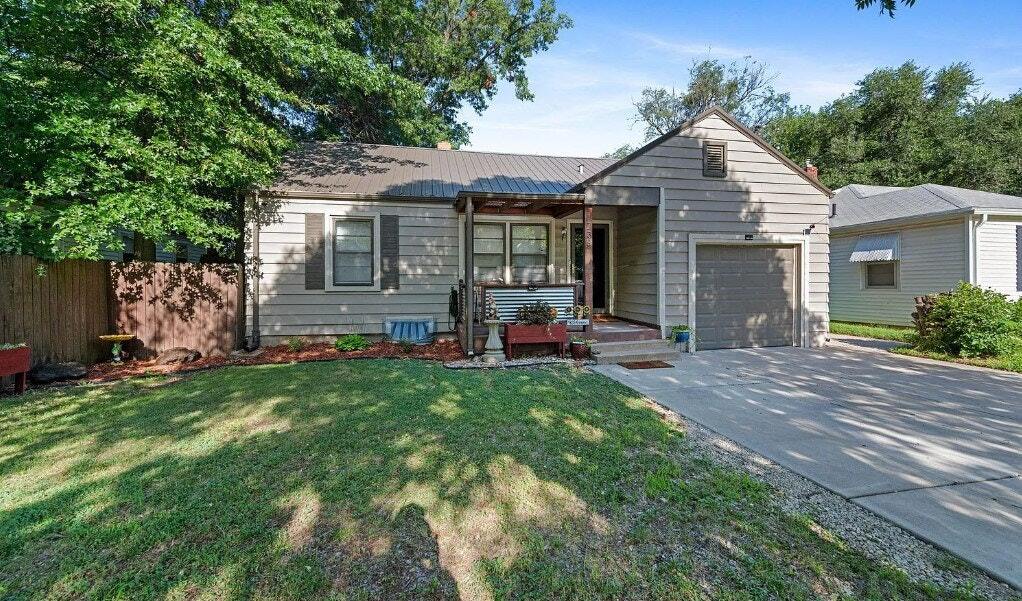 739 S Terrace Dr in Wichita, KS - Building Photo