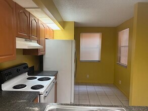 2541 NW 56th Ave in Lauderhill, FL - Building Photo - Building Photo