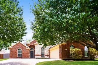 220 Troy Ln in Red Oak, TX - Building Photo - Building Photo