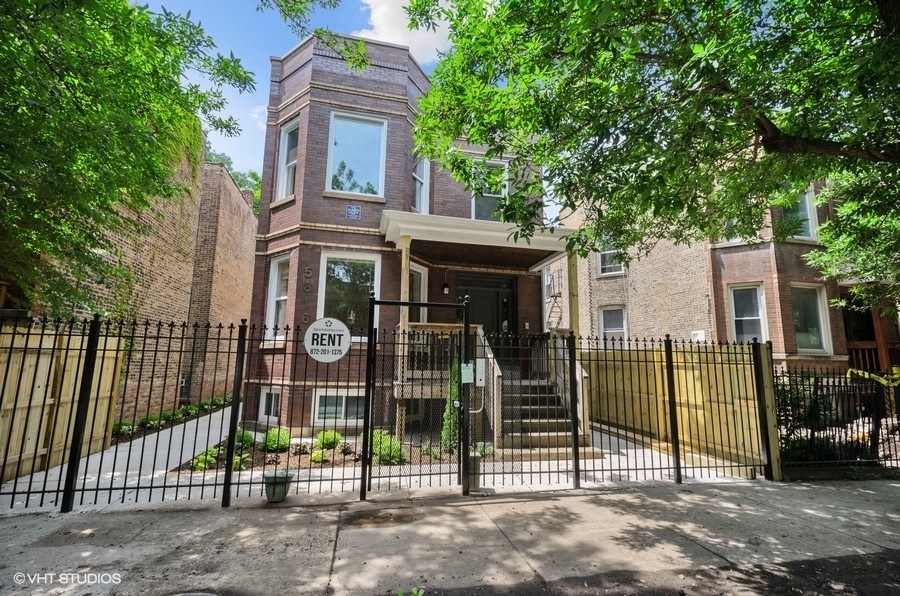 5816 N Ridge Ave in Chicago, IL - Building Photo
