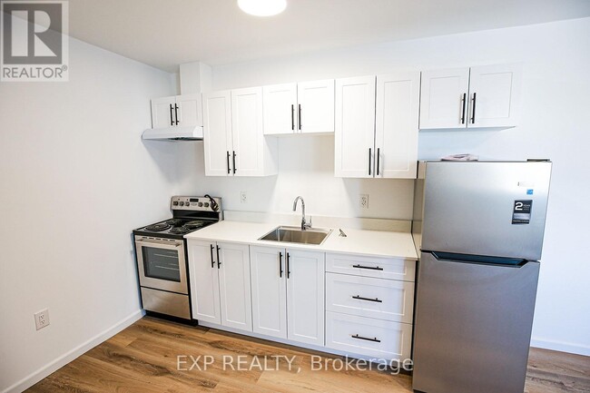 244-244 King St