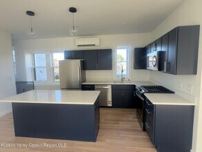 1 Main St in Kingston, NY - Building Photo - Building Photo