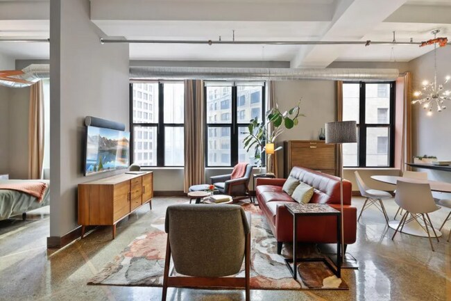 350 St Peter St in St. Paul, MN - Building Photo - Building Photo