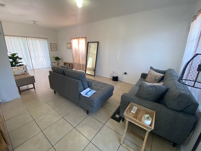 842 Monopoly Ct in Orlando, FL - Foto de edificio - Building Photo