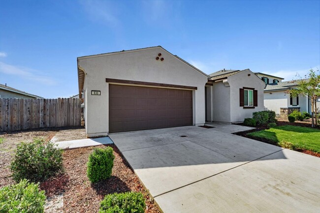830 Holdenhurst Ln in Patterson, CA - Building Photo - Building Photo