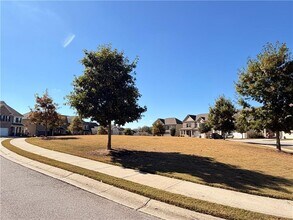 235 Broadmoor Dr in Braselton, GA - Building Photo - Building Photo