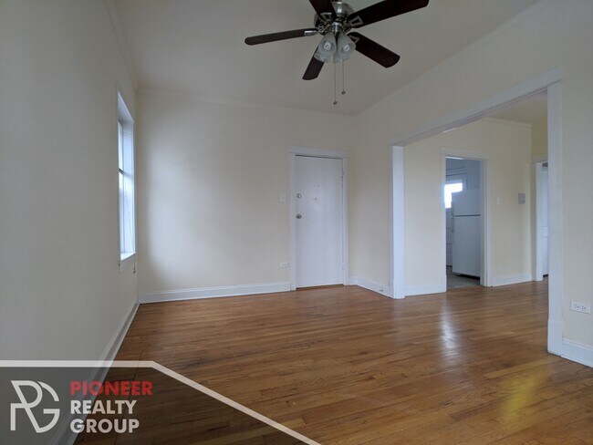 2921 W George St in Chicago, IL - Building Photo - Building Photo