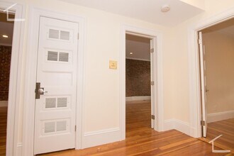 1616 Beacon St in Brookline, MA - Building Photo - Building Photo