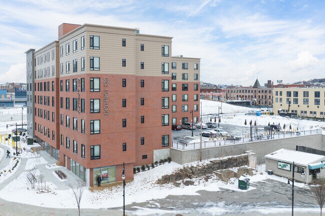 District 120 in Worcester, MA - Foto de edificio - Building Photo