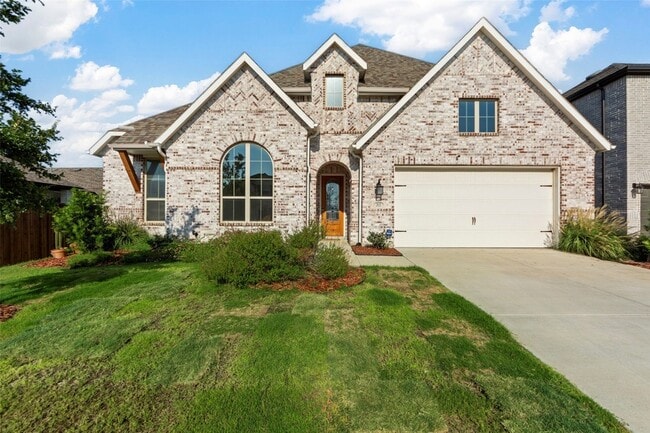 property at 2025 St Andrews Dr
