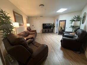 7327 Sovereign Ct in Citrus Heights, CA - Building Photo - Building Photo