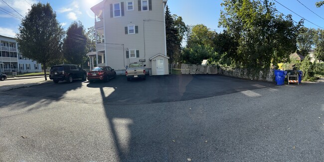 179 Pine St, Unit 2 in Manchester, NH - Building Photo - Building Photo
