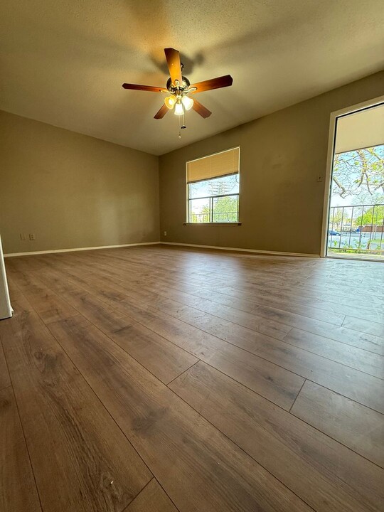 317 College Ave in Weatherford, TX - Building Photo
