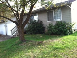 2094-2094 Springcrest Ct S in Salem, OR - Building Photo - Building Photo