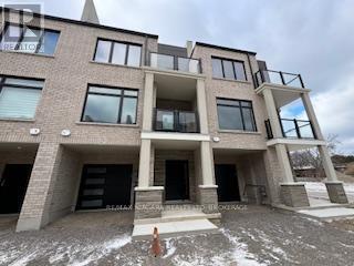 292-292 Vine St in St Catharines, ON - Building Photo