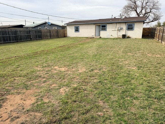 1910 E California Ave in Midland, TX - Building Photo - Building Photo