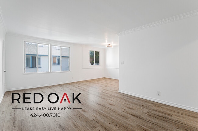 property at 820 S Gramercy Pl