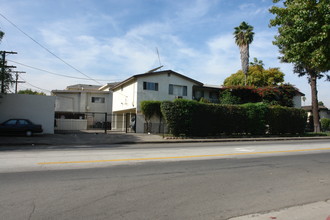 14102 Delano St in Van Nuys, CA - Building Photo - Building Photo