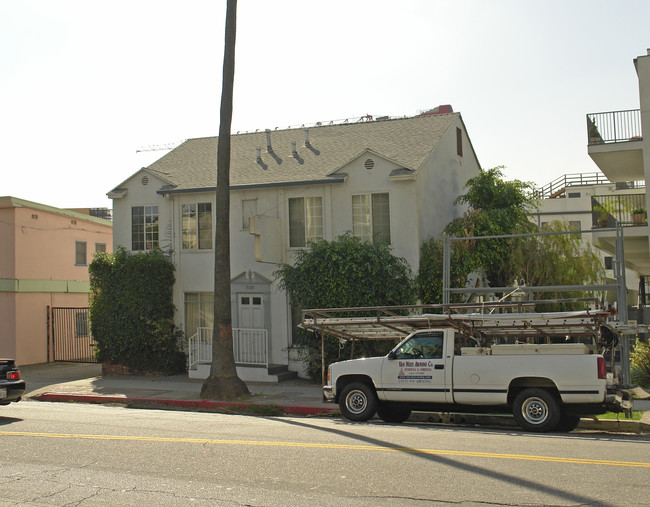 7120 Hollywood Blvd in Los Angeles, CA - Foto de edificio - Building Photo