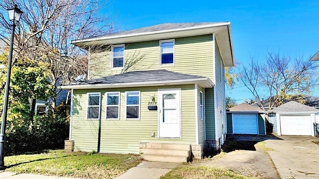 property at 2819 E Mishawaka Ave