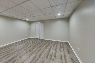 255 Valley Brook Dr in Woodstock, GA - Building Photo - Building Photo