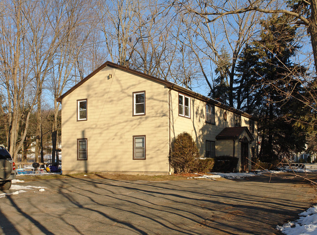 312-314 Albany Tpke in Canton, CT - Foto de edificio - Building Photo