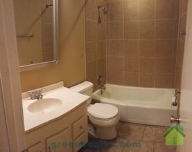 1410 E Willow Dr in Olathe, KS - Building Photo - Building Photo