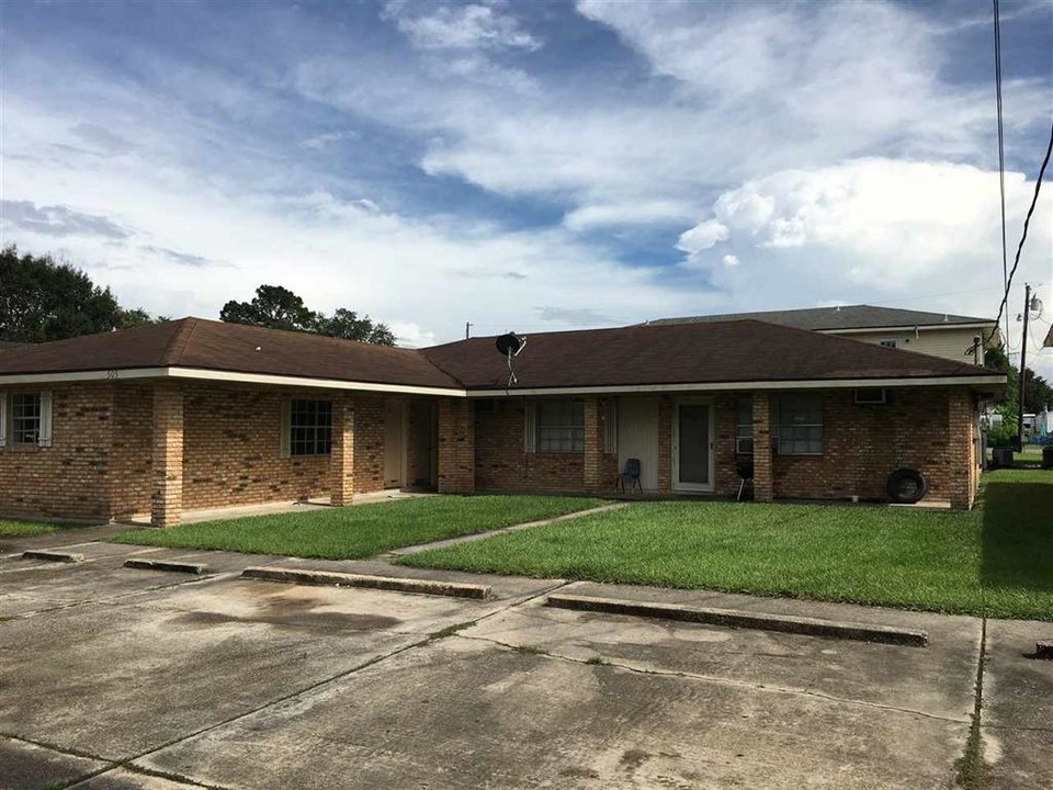 509 Wise St in Patterson, LA - Building Photo