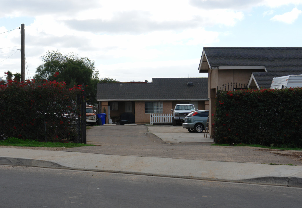 170 Blackshaw Ln in San Ysidro, CA - Building Photo