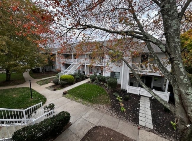 property at 8 Larkspur Ct