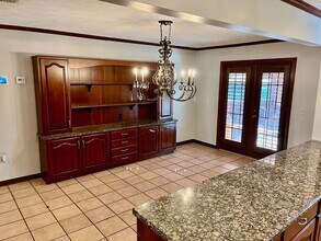 37700 Clinton Ave in Dade City, FL - Building Photo - Building Photo