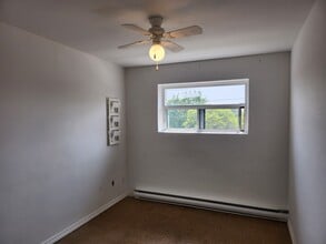 440 Woodlawn Rd E in Guelph, ON - Building Photo - Building Photo