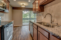 5515 Lakeside Dr, Unit 1D photo'