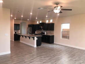 3509 Tawney Oaks Ln in Shafter, CA - Building Photo - Building Photo