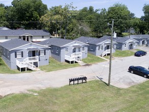 905-923 Cleveland St in Griffin, GA - Building Photo - Building Photo