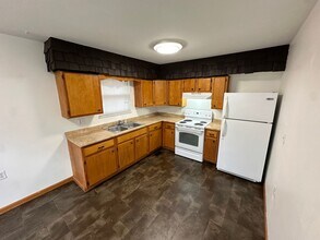 3028 Meadowview Dr in Parkersburg, WV - Building Photo - Building Photo