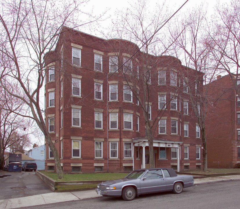 58 Congress Ave in Holyoke, MA - Foto de edificio