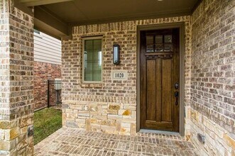 1020 Sheldon Rd in Argyle, TX - Building Photo - Building Photo