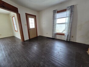 213 W 11th St in Ashland, OH - Building Photo - Building Photo